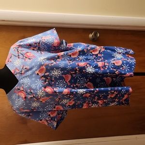 Women's winter cardinal scrub top